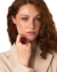Anello elastico in metallo con pietra circolare in acrilico effetto marmo rossa - Mya Accessories