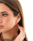 Orecchini pendenti con pietre in acrilico tono marrone - Mya Accessories