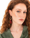 Orecchini pendenti con pietre in acrilico rosse - Mya Accessories