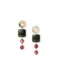 Orecchini pendenti con pietre geometriche in acrilico verde e rosso - Mya Accessories