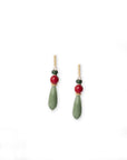 Orecchini pendenti a goccia con pietre dure tono verde e rosso - Mya Accessories