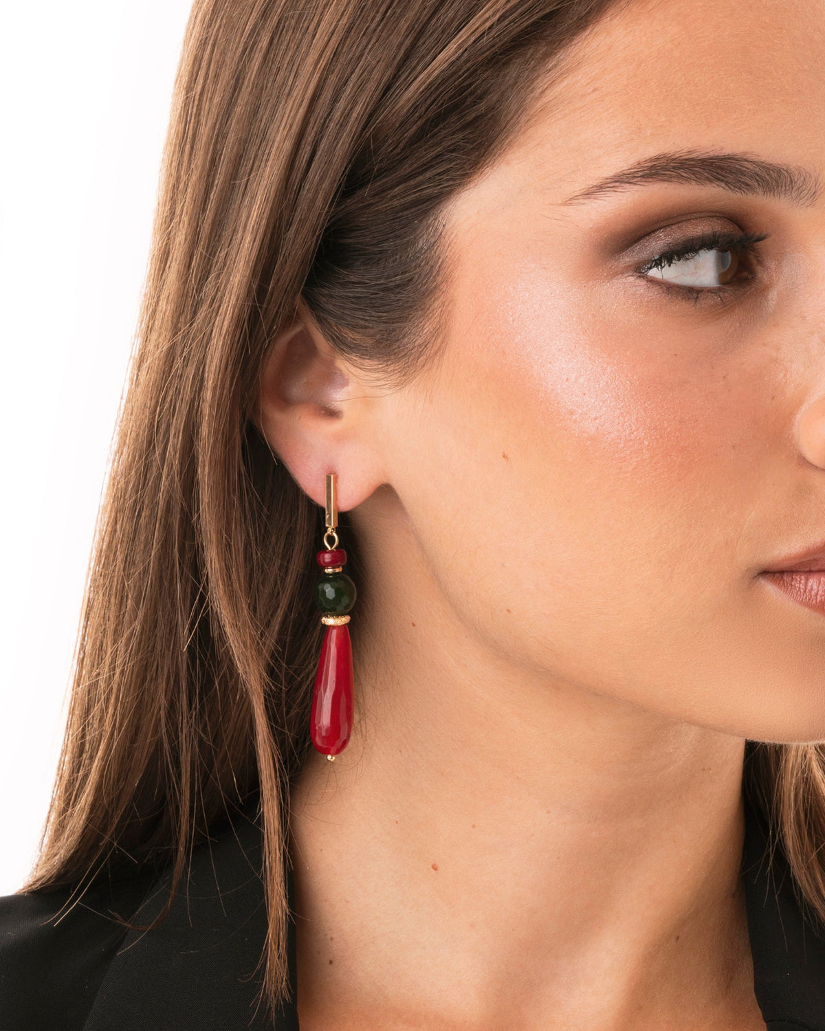 Orecchini pendenti a goccia con pietre dure tono rosso e verde - Mya Accessories