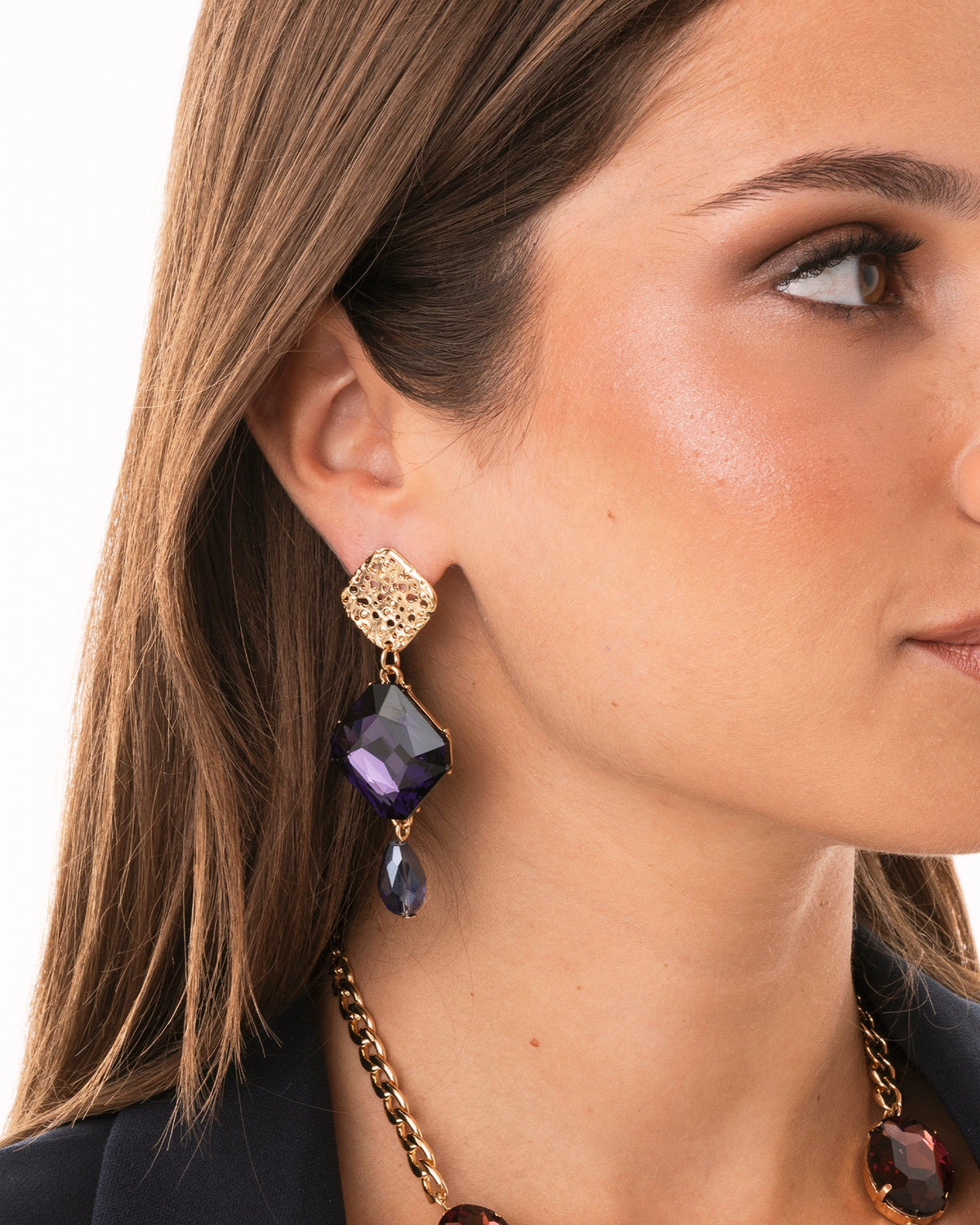 Orecchini pendenti in metallo con pietra a rombo in vetro viola - Mya Accessories
