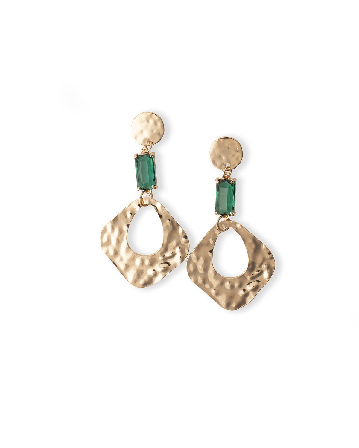 Orecchini pendenti in metallo martellato con pietra in vetro verde - Mya Accessories