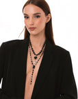 Collana girocollo multi filo con pietre in acrilico e vetro e charms pendenti - Mya Accessories