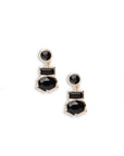 Orecchini pendenti in metallo con pietre in vetro nere - Mya Accessories