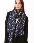 Sciarpa in cotone blu con stampa a cuori tono grigio e beige