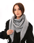 Foulard/kefia a tinta unita grigio chiaro con frange - Mya Accessories