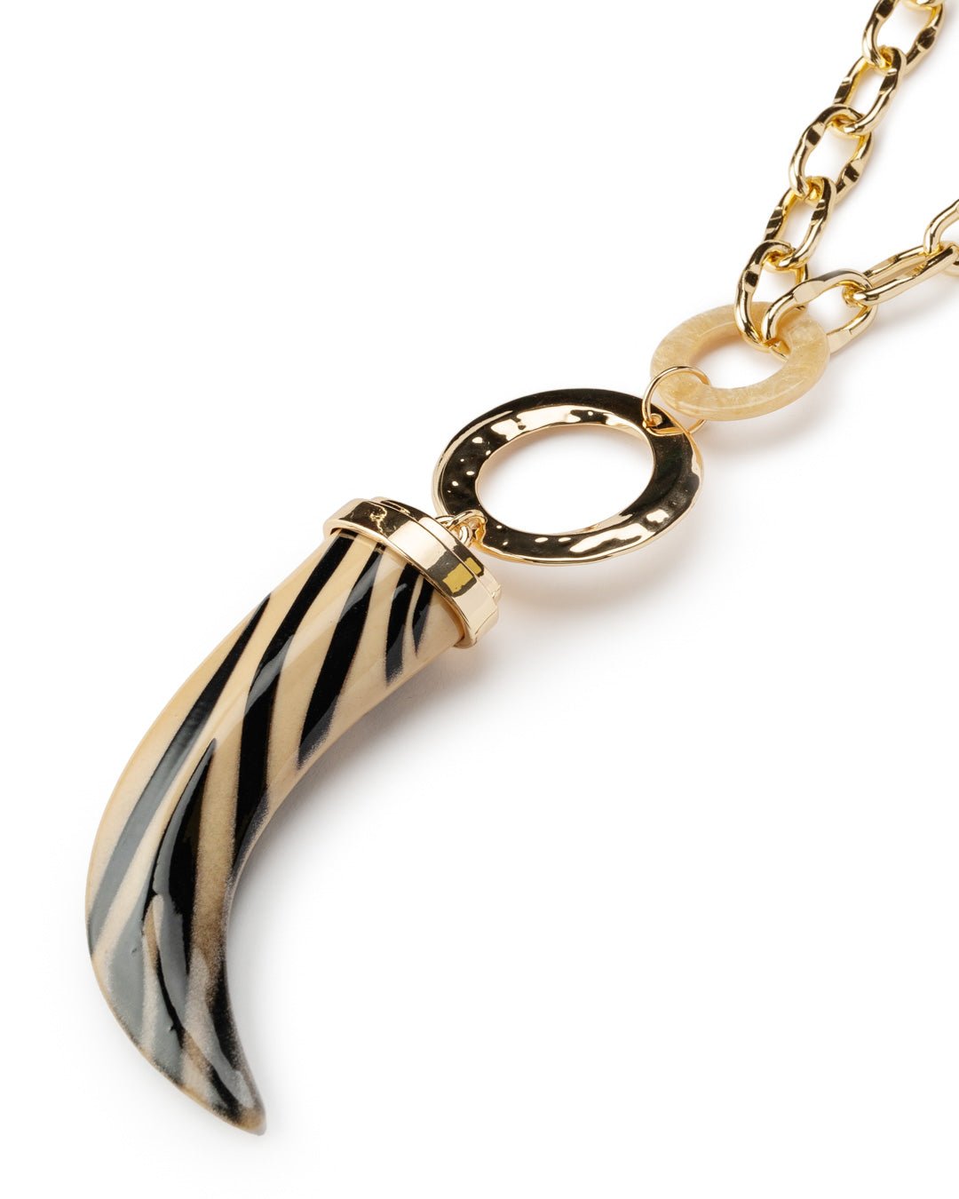 Collana con catena in alluminio con pendente a forma di corno in acrilico zebrato - Mya Accessories