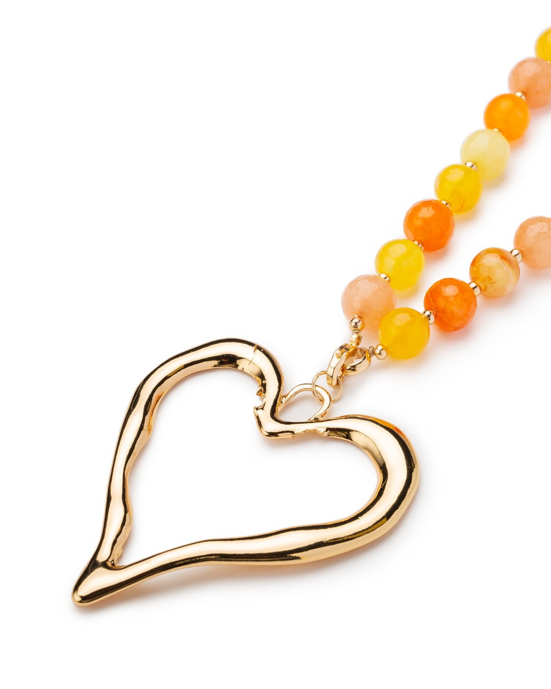 Collana lunga con pietre dure multi arancio e pendente in metallo a forma di cuore - Mya Accessories