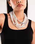 Collana girocollo multi filo con pietre dure e sfere in acrilico tono bianco - Mya Accessories