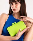 Borsa clutch clic clac tessuto verde fluorescente - Mya Accessories