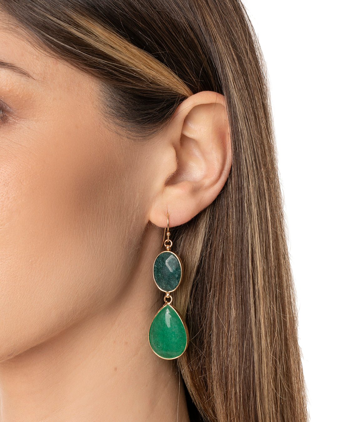 Orecchini pendenti con pietre dure a goccia tono verde - Mya Accessories