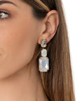 Orecchini pendenti con tre pietre in vetro tono crystal - Mya Accessories