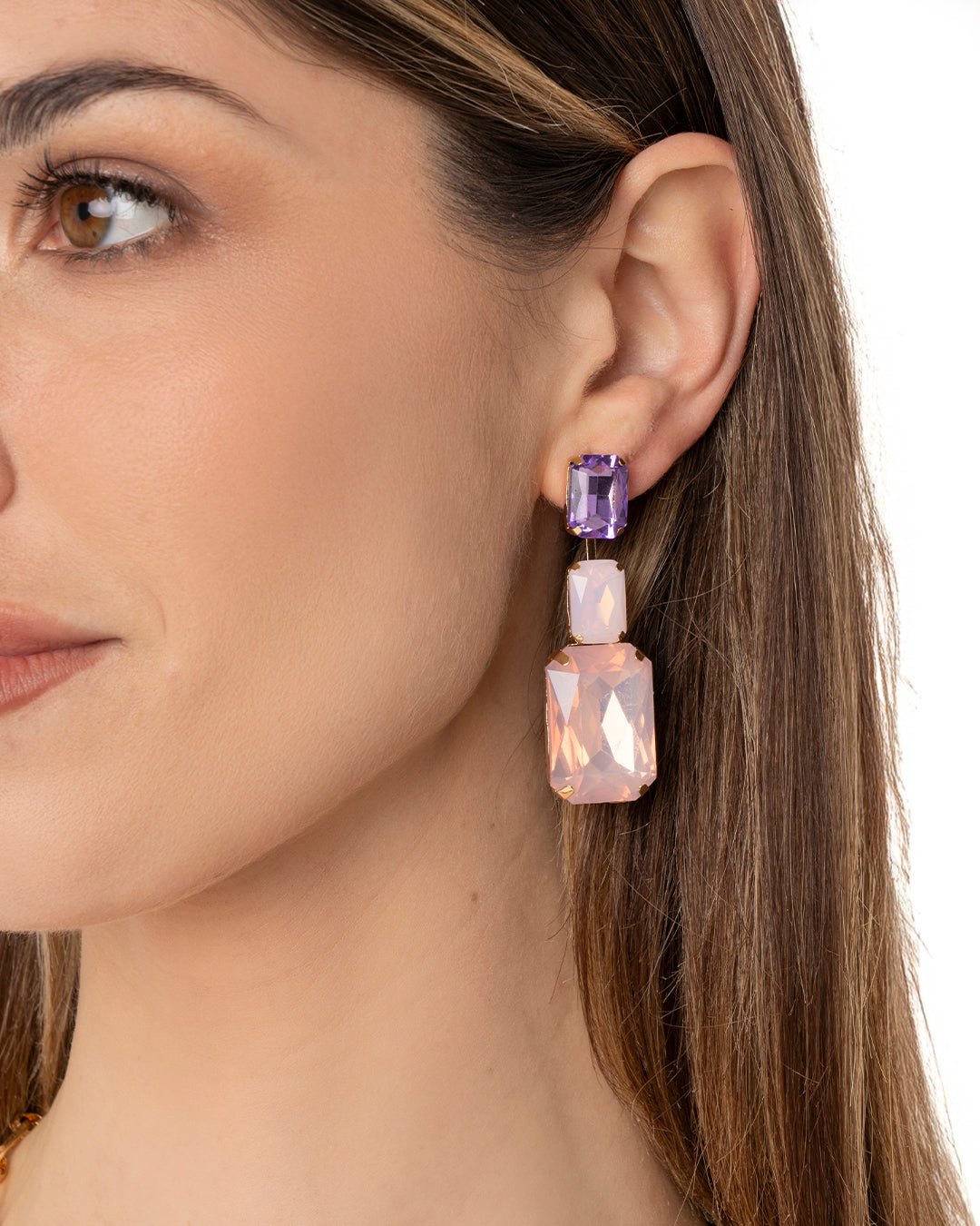 Orecchini pendenti con tre pietre in vetro tono rosa - Mya Accessories