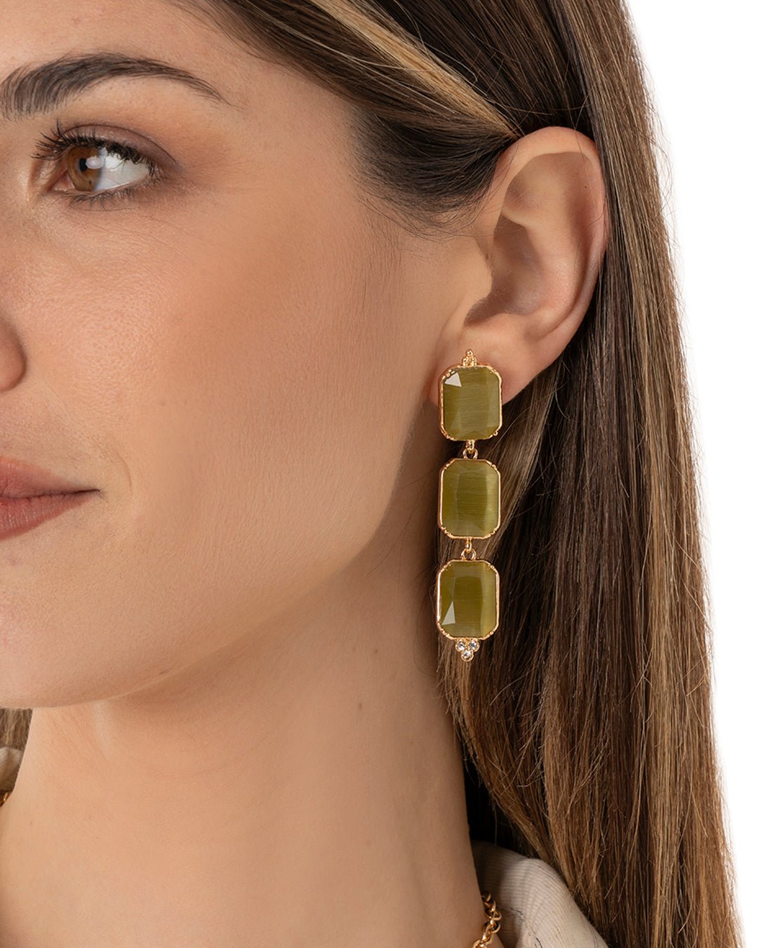Orecchini pendenti con tre pietre in vetro verde - Mya Accessories