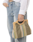 Borsa con manico in legno, texture tono verde - Mya Accessories