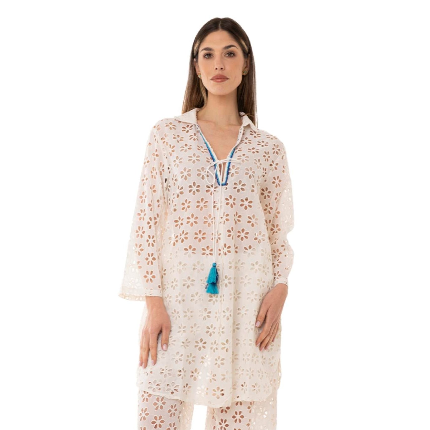 Camicione lungo in cotone bianco con fori a forma di fiore - Mya Accessories