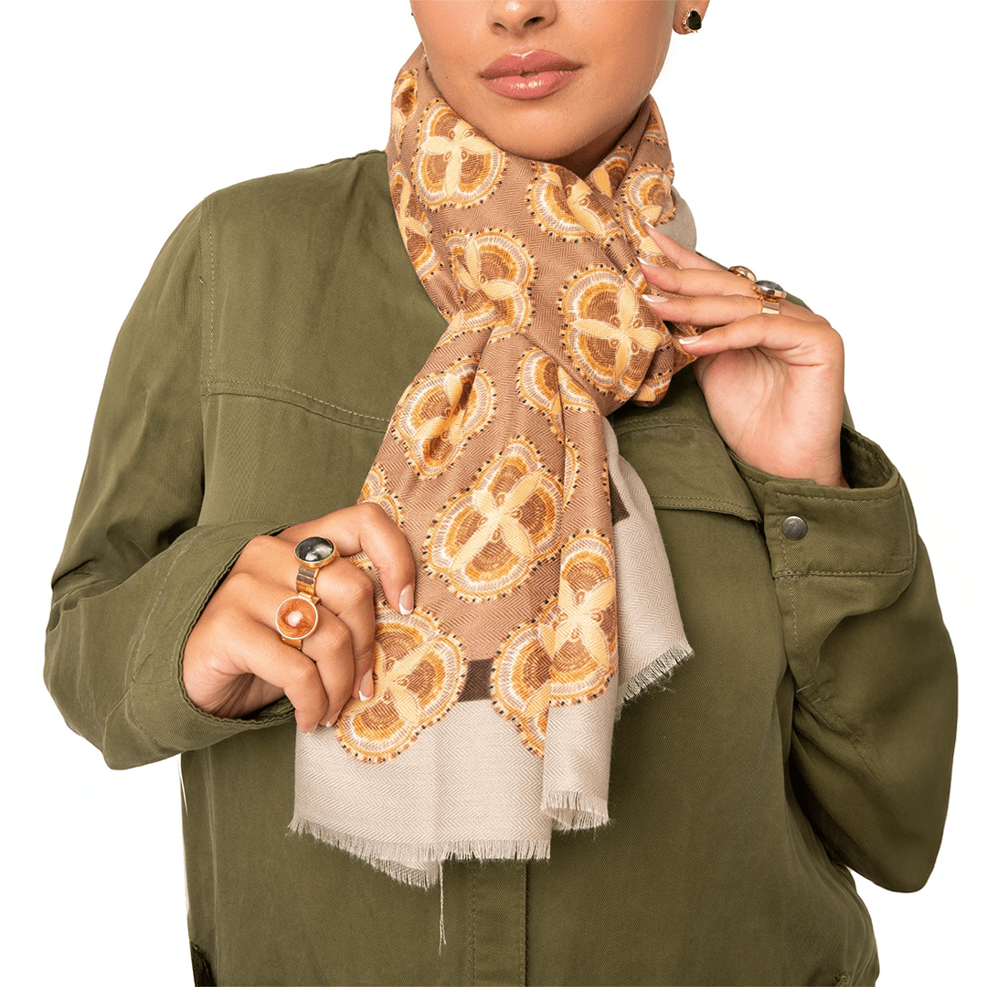 Sciarpa a stampe geometriche tono beige - Mya Accessories