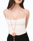 Collana lunga con pietre in acrilico, pendente mandala rosa - Mya Accessories