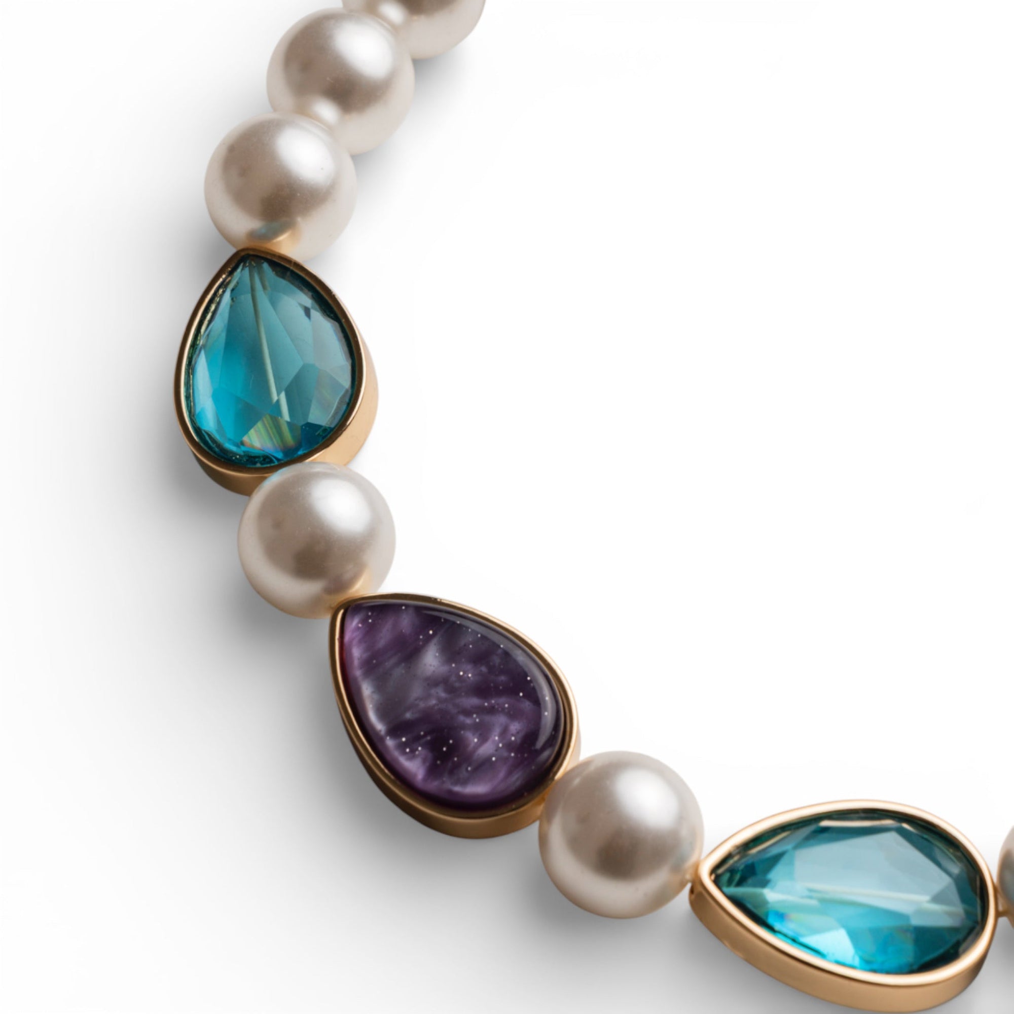 Collana girocollo con perle in acrilico ed inserti in resina a goccia viola e blu - Mya Accessories