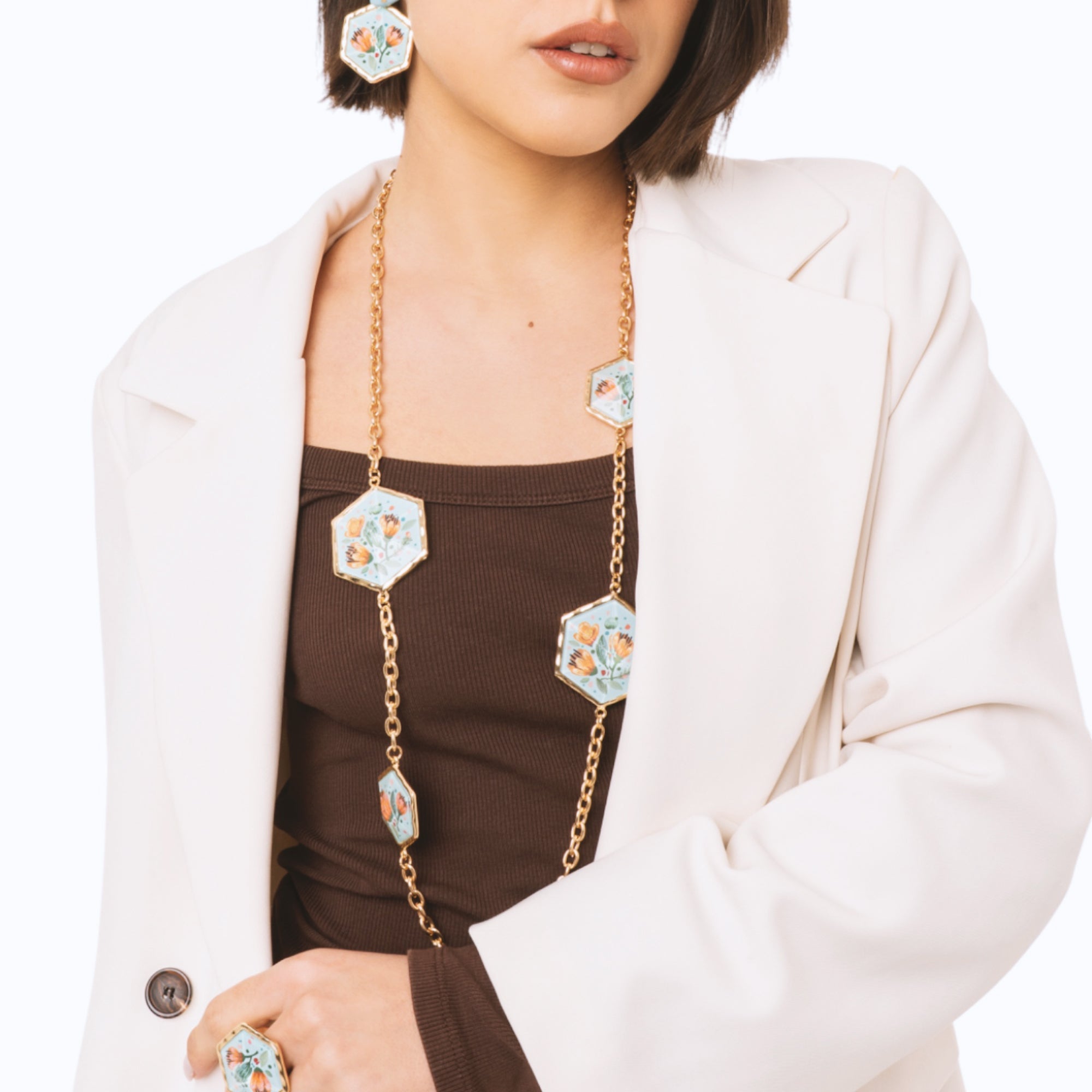 Collana lunga a catena con inserti esagonali in resina celeste design floreale - Mya Accessories