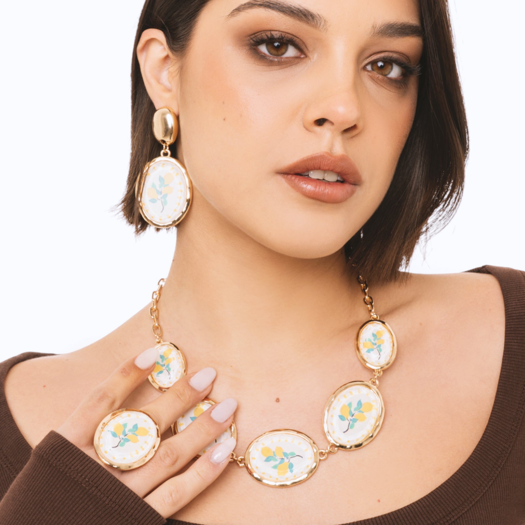 Collana girocollo a catena con inserti ovali in resina con design limoni - Mya Accessories