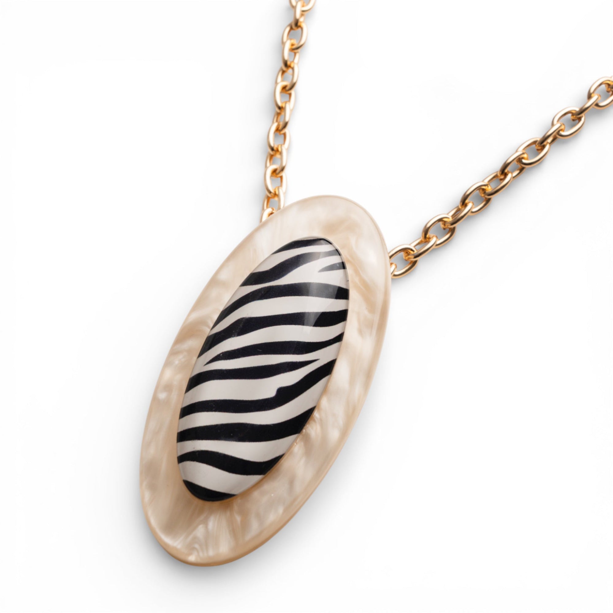 Collana girocollo a catena con pendente ovale in acrilico design zebrato - Mya Accessories