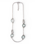 Collana lunga a catena con design circolare forato smaltato celeste - Mya Accessories