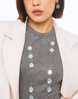 Collana lunga a filo con design circolare smaltato celeste - Mya Accessories