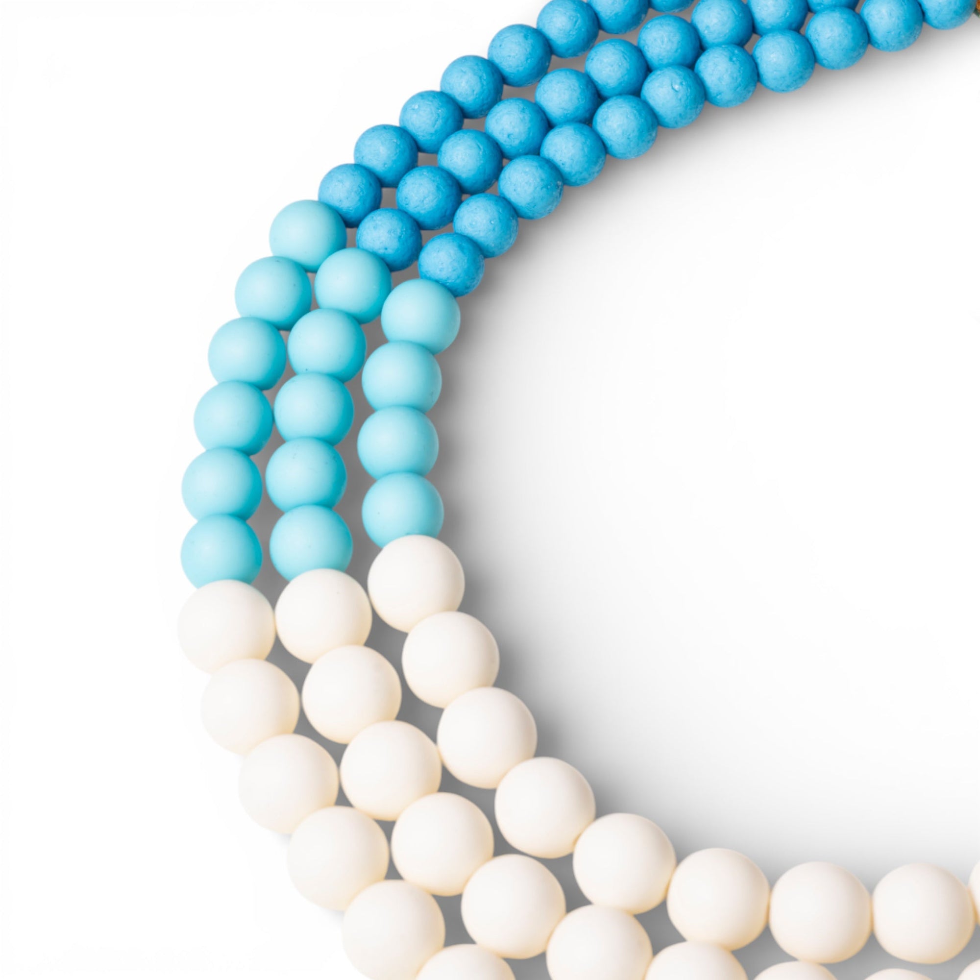 Collana girocollo a tre fili di sfere in acrilico tono celeste - Mya Accessories