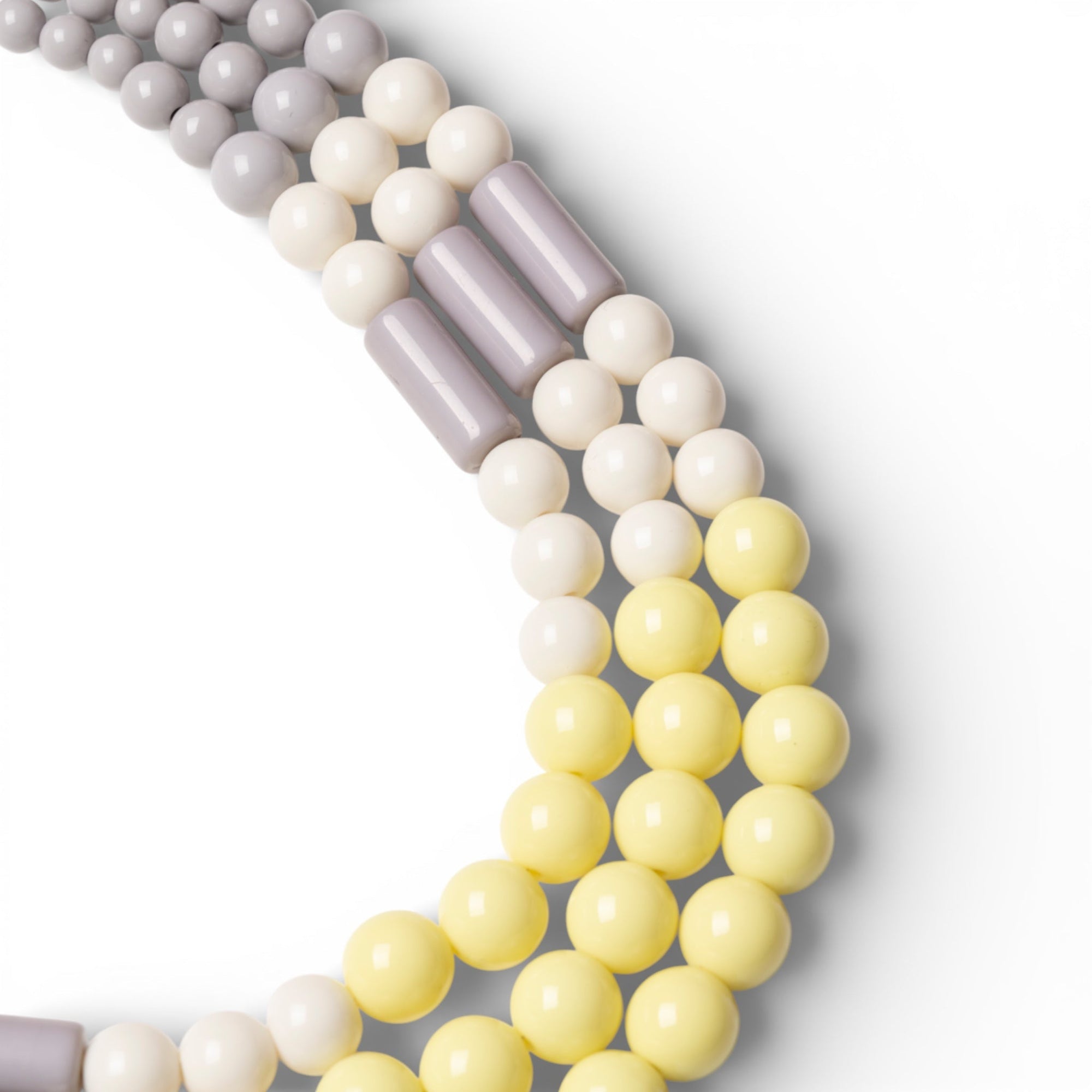 Collana girocollo a tre fili con sfere in acrilico tono grigio e giallo - Mya Accessories