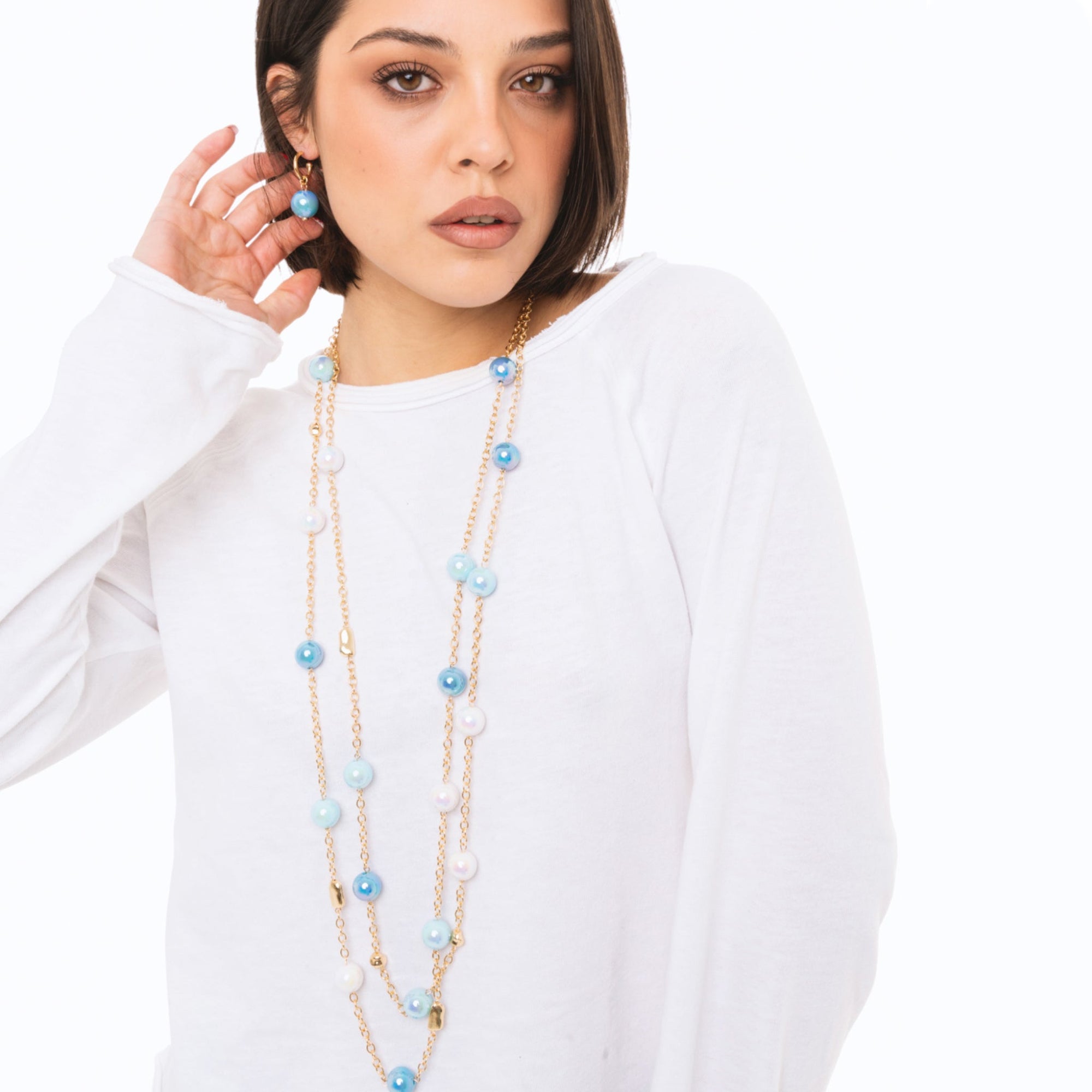 Collana lunga a due linee in catena con sfere in acrilico lucide multi blu - Mya Accessories