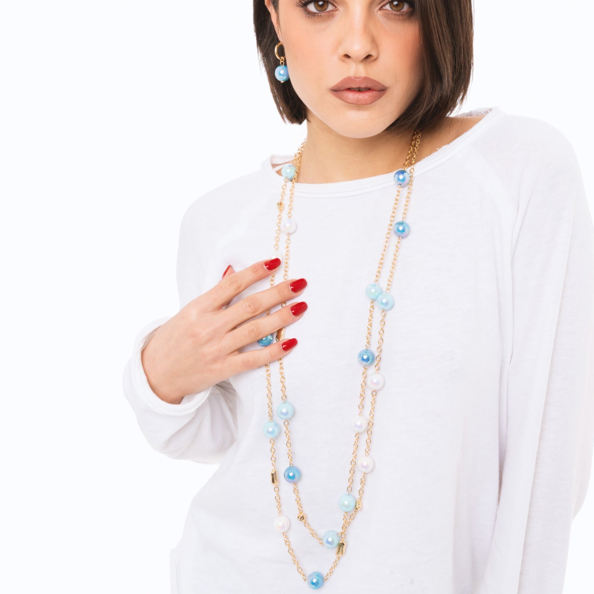 Collana lunga a due linee in catena con sfere in acrilico lucide multi blu - Mya Accessories