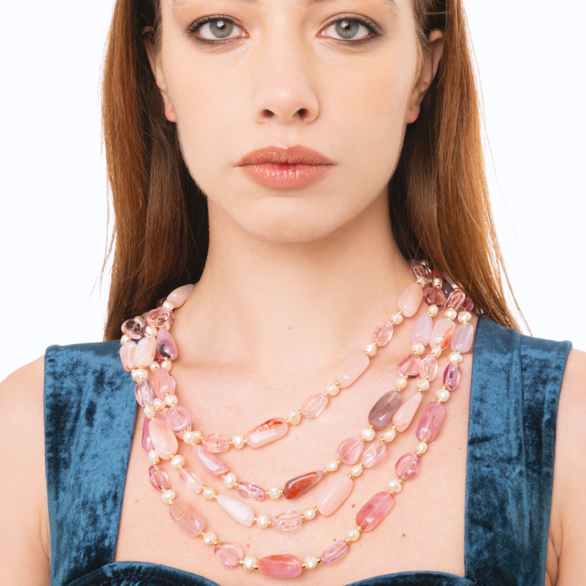 Collana girocollo multi filo con pietre vetro ed acrilico tono rosa - Mya Accessories