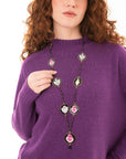 Collana lunga con pietre in vetro e medagliette con cuore sacro multicolore - Mya Accessories