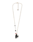 Collana lunga con pietre dure e pendente a cuore smaltato bianco e nero - Mya Accessories