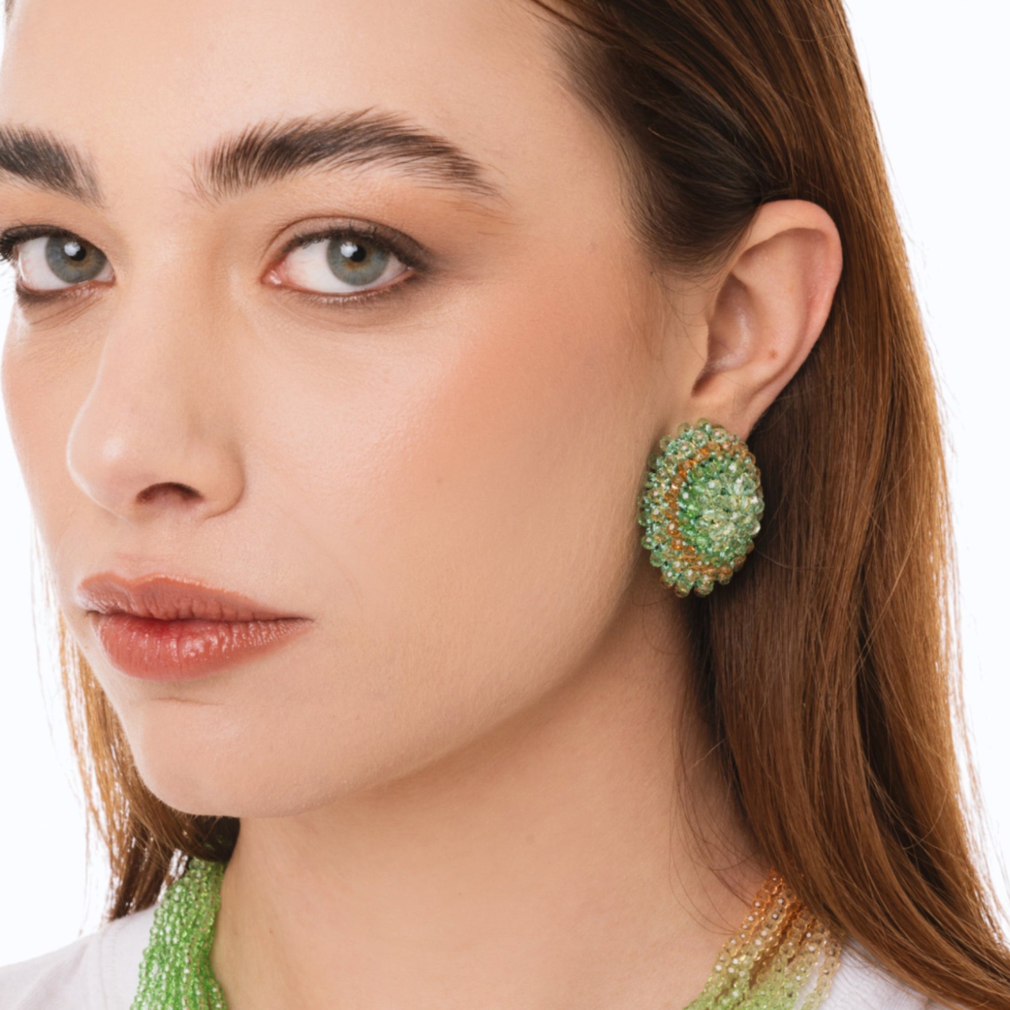 Orecchini a clip ovali con microcristalli in vetro multi verde - Mya Accessories