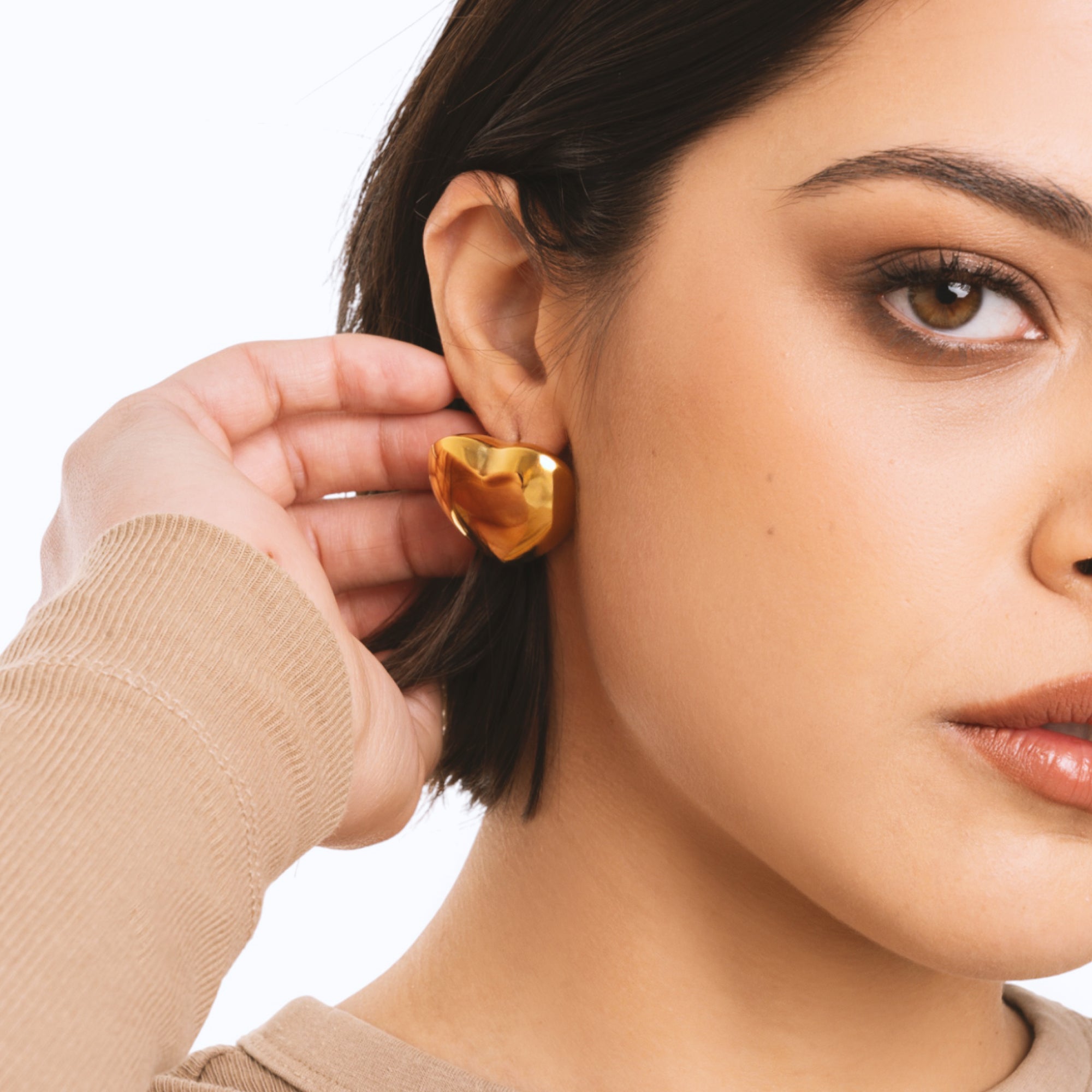 Orecchini con design a cuore in acciaio lucido - Mya Accessories