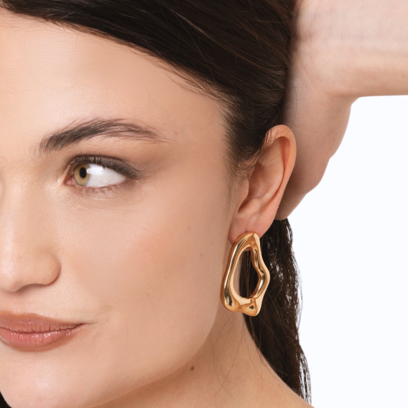 Orecchini in acciaio dal design astratto forato - Mya Accessories