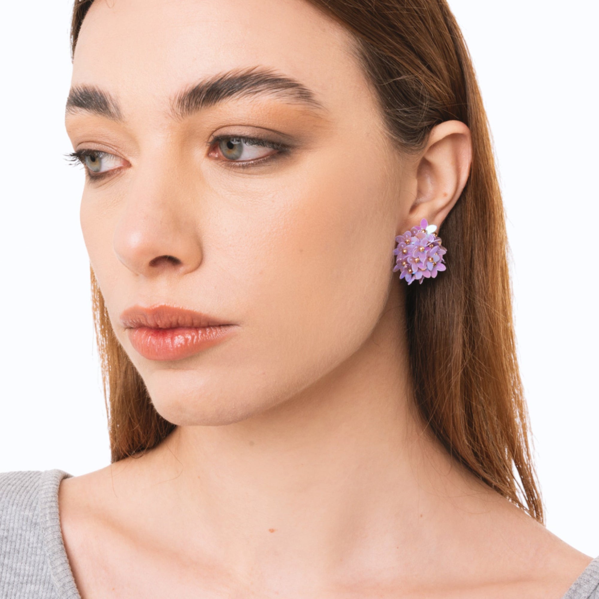 Orecchini a base circolare con fiorellini viola - Mya Accessories
