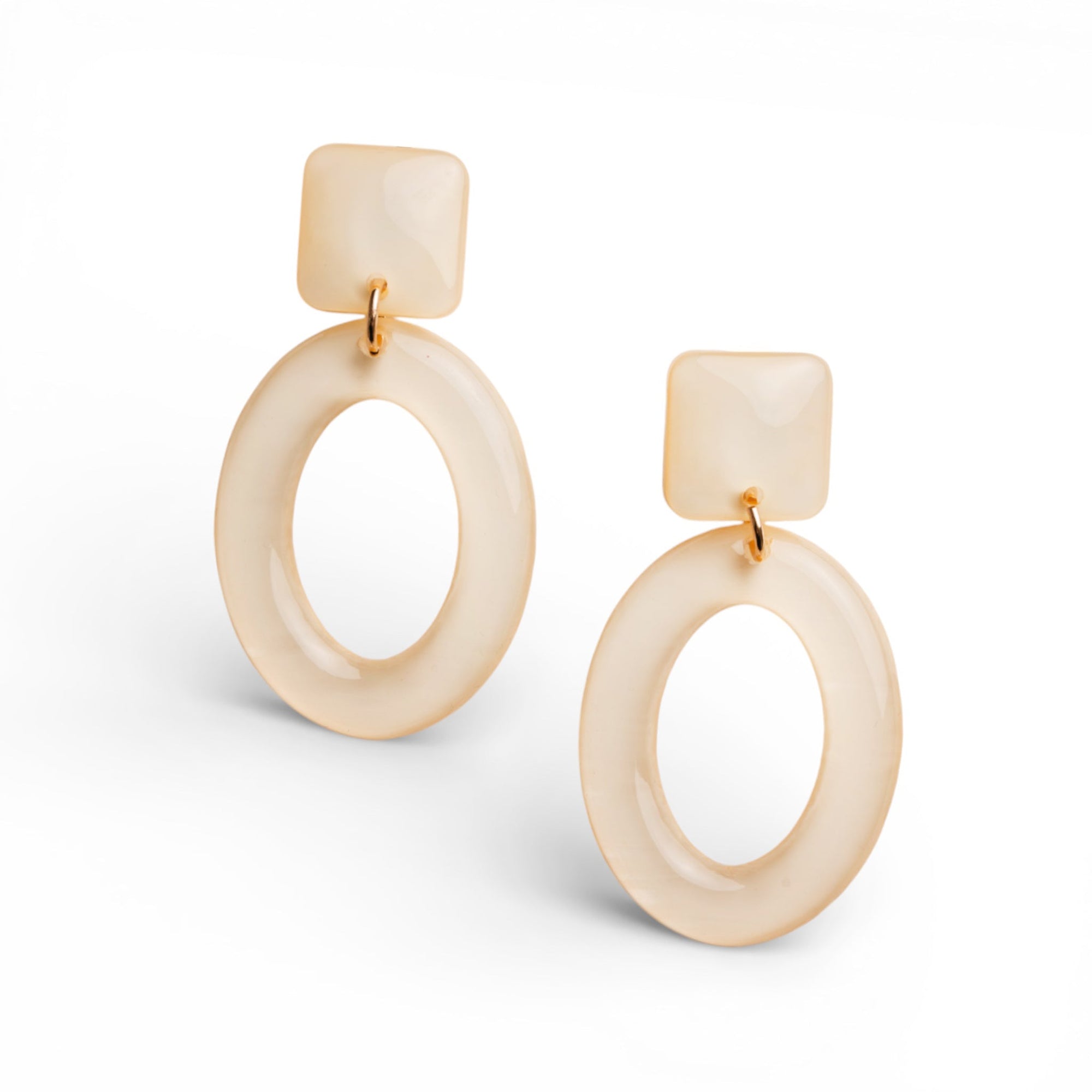 Orecchini pendenti a clip ovali in acrilico bianco - Mya Accessories