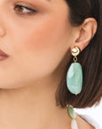 Orecchini pendenti con pietra in acrilico verde - Mya Accessories