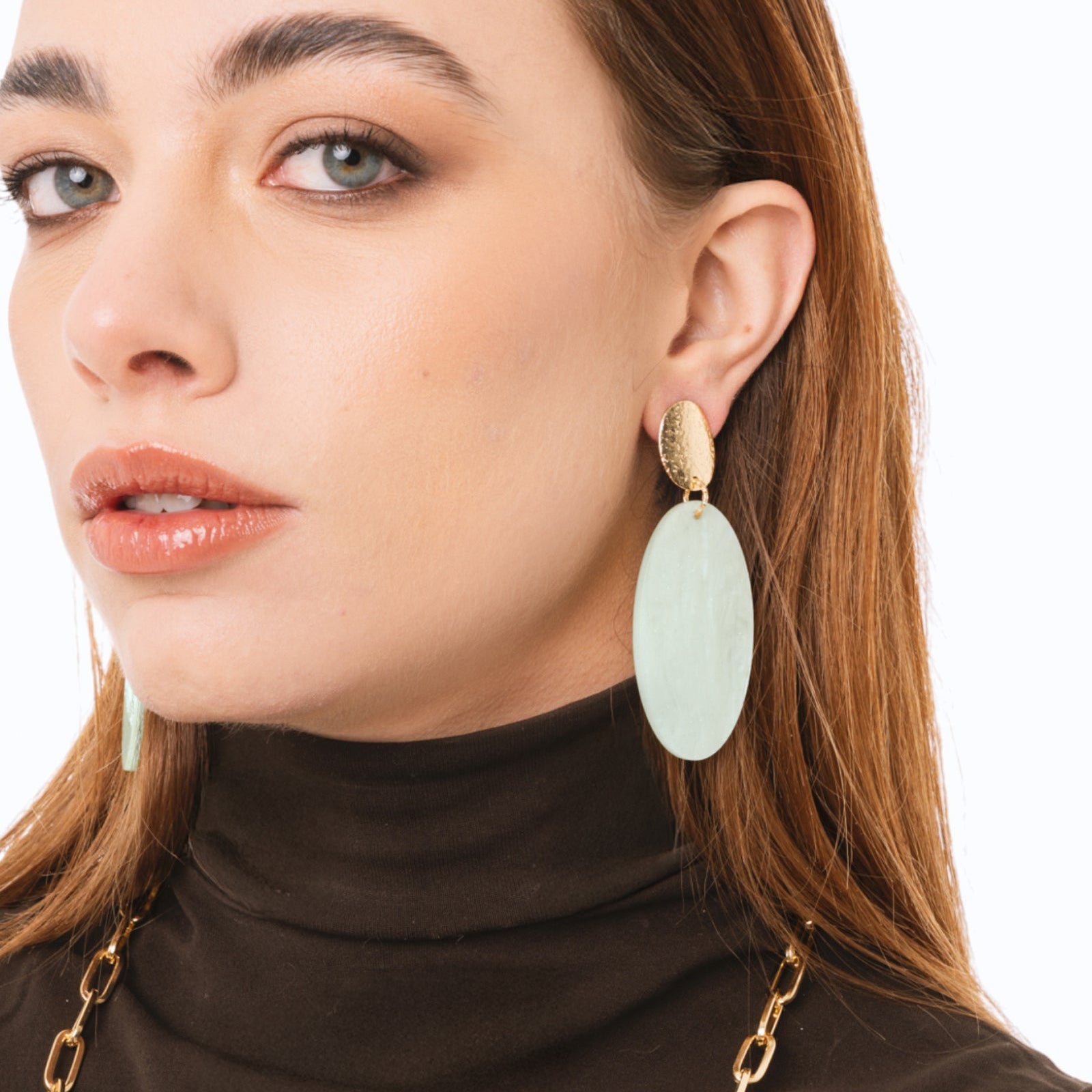 Orecchini pendenti con pietra ovale in acrilico verde - Mya Accessories
