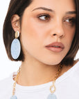 Orecchini pendenti con pietra ovale in acrilico azzurro - Mya Accessories