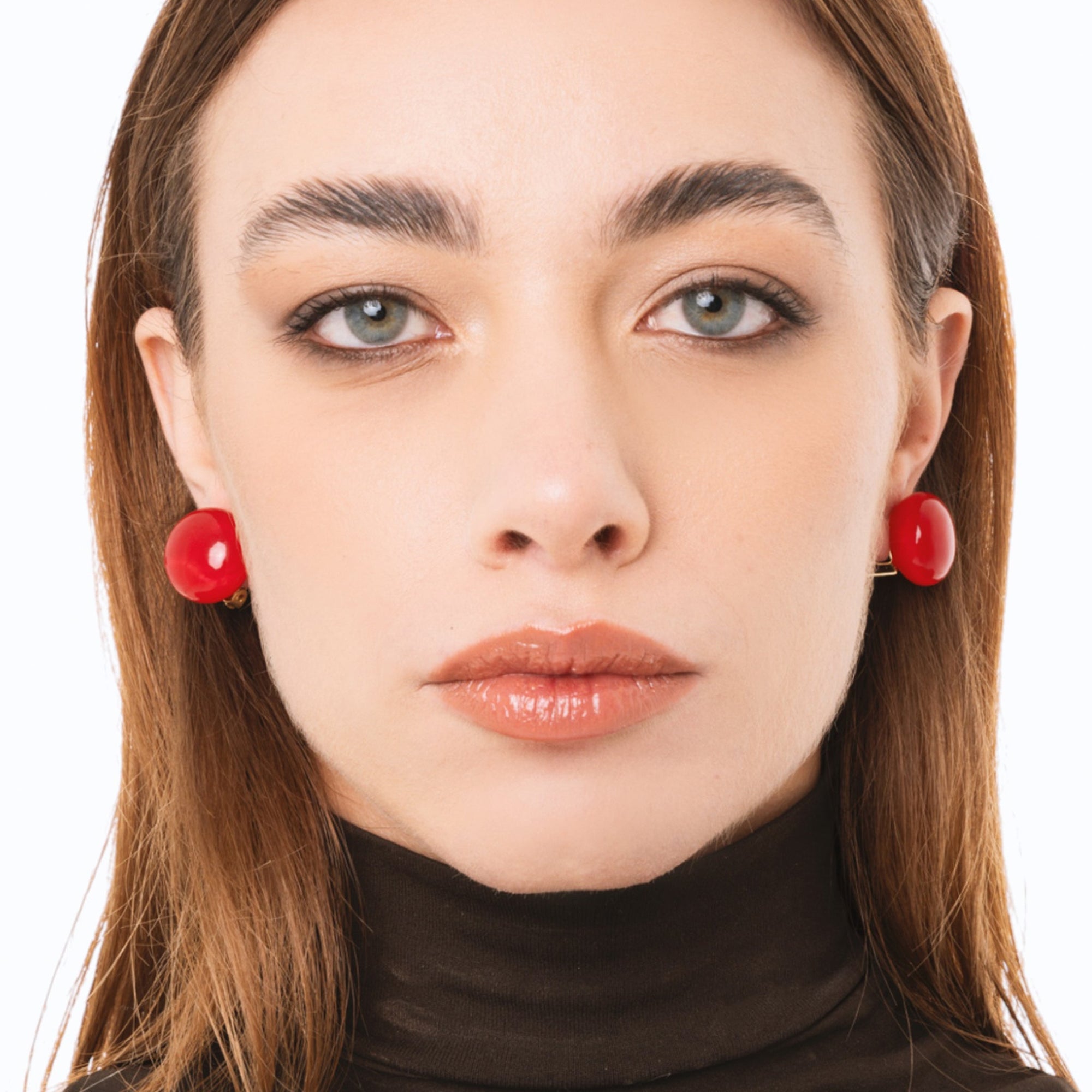 Orecchini a clip con pietra circolare in resina marmorizzata rossa - Mya Accessories