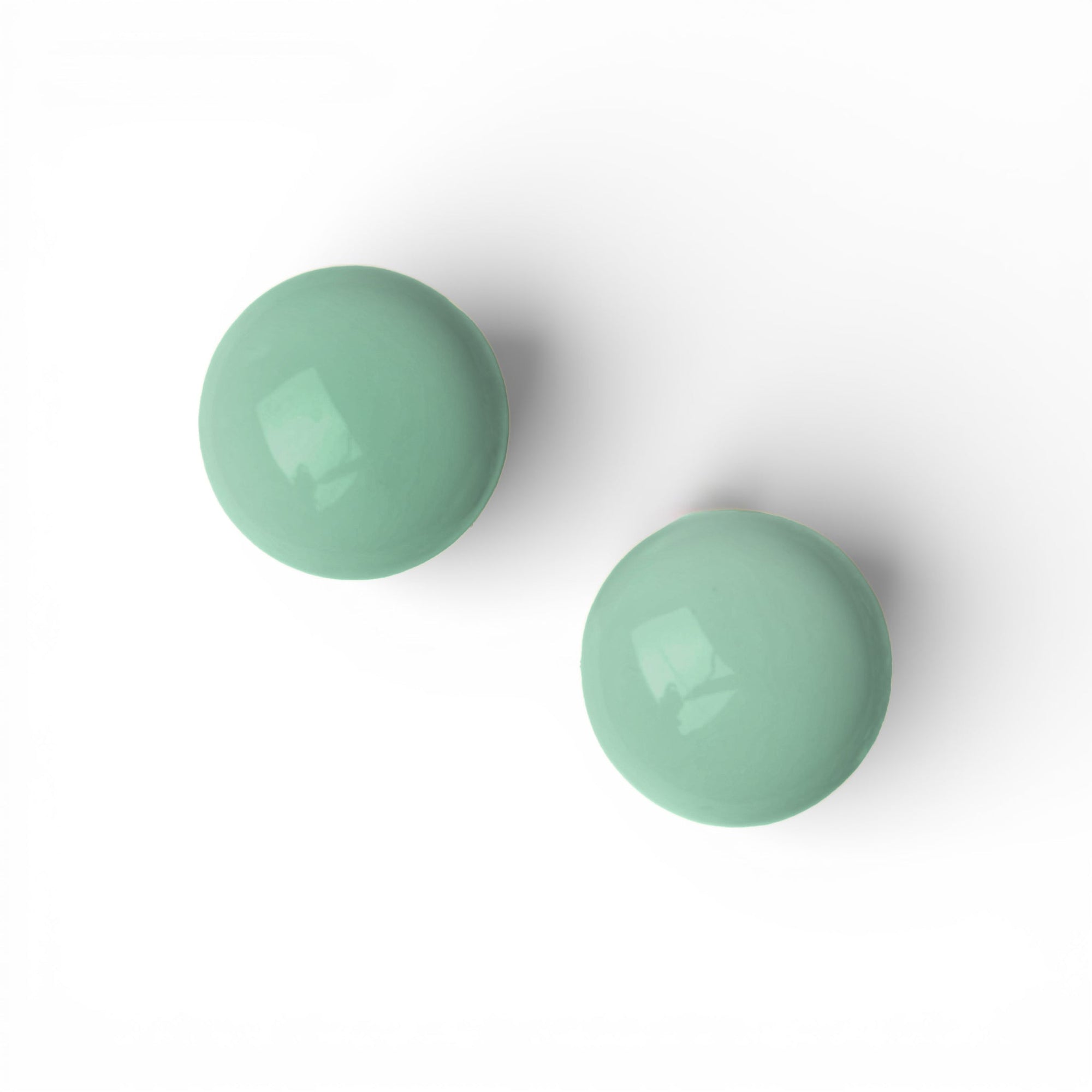 Orecchini a clip con pietra circolare in resina verde acqua - Mya Accessories