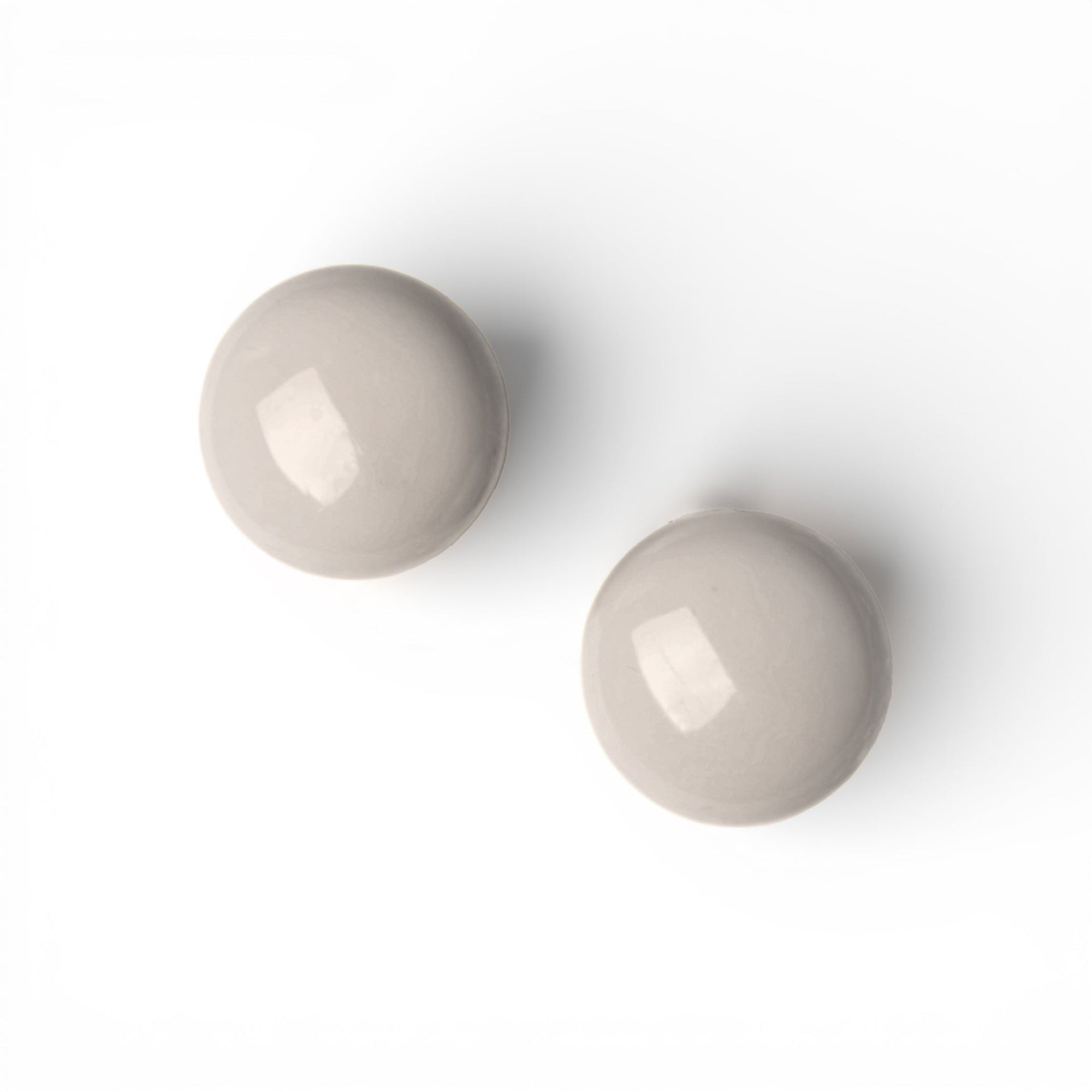 Orecchini a clip con pietra circolare in resina grigia - Mya Accessories