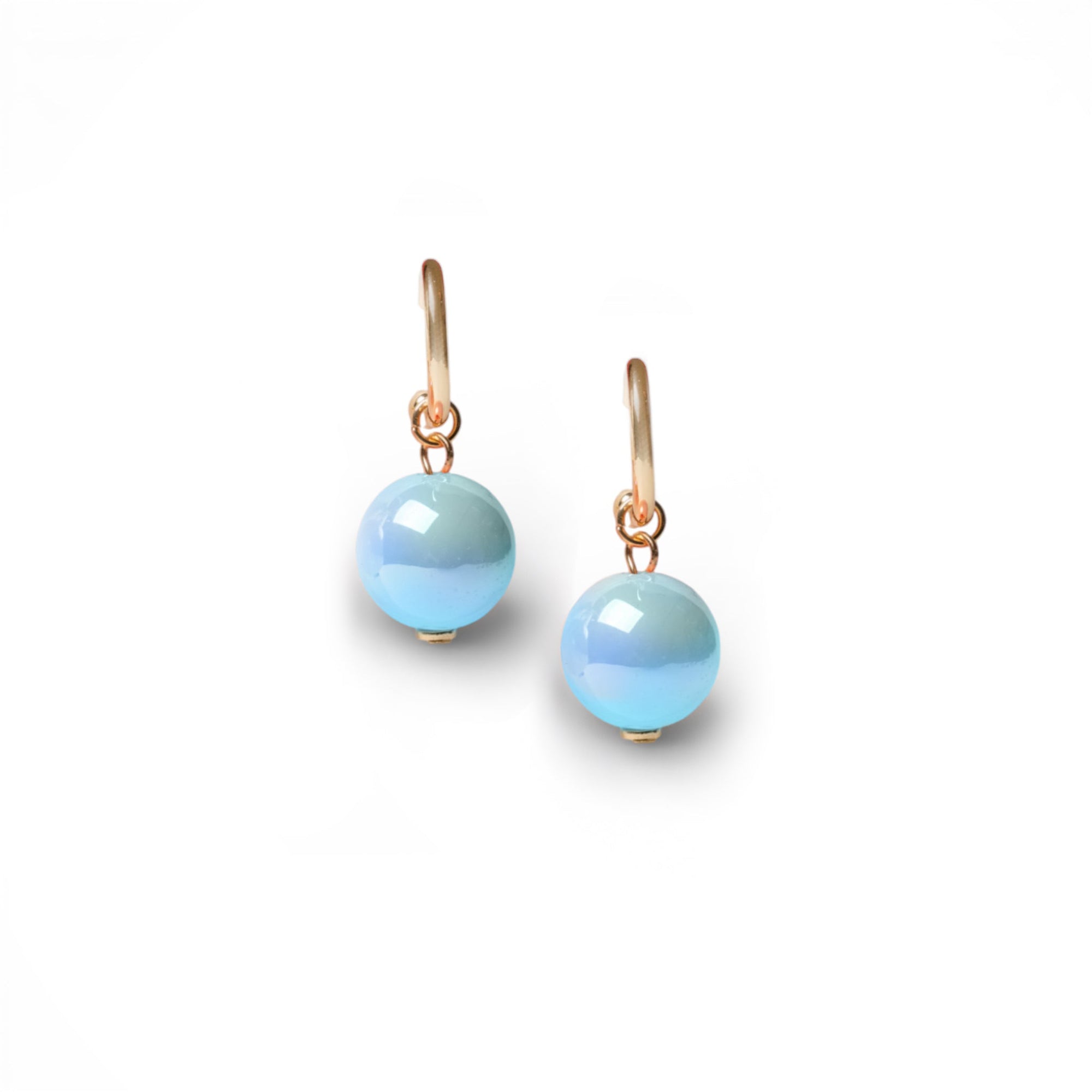 Orecchini a cerchietto con sfera lucida pendente in acrilico azzurra - Mya Accessories