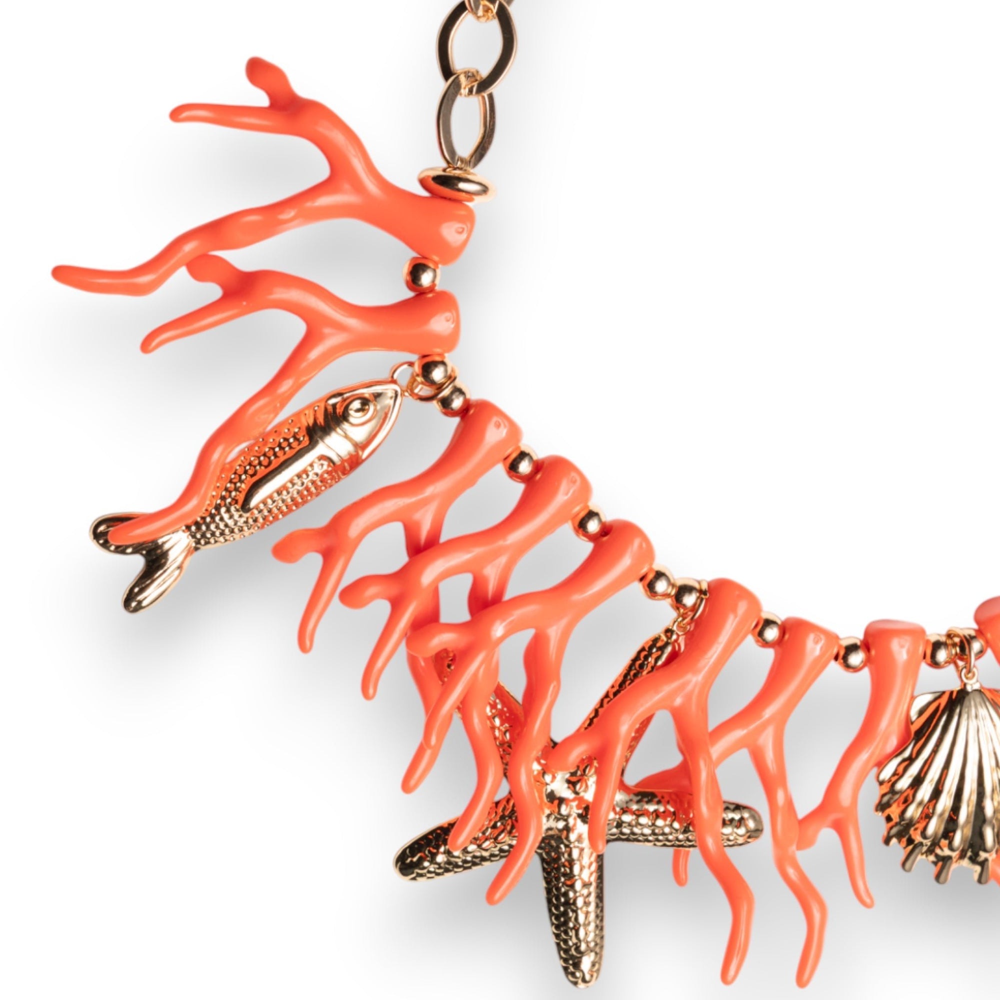Collana girocollo con rami di corallo arancio in acrilico ed elementi marini in metallo pendenti - Mya Accessories